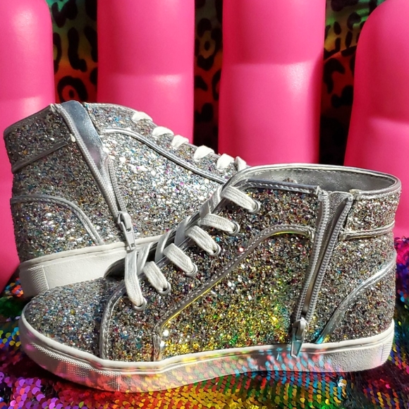 SNEAKERS/GYM SHOES🎬HOST PICK🎬 - Picture 8 of 8